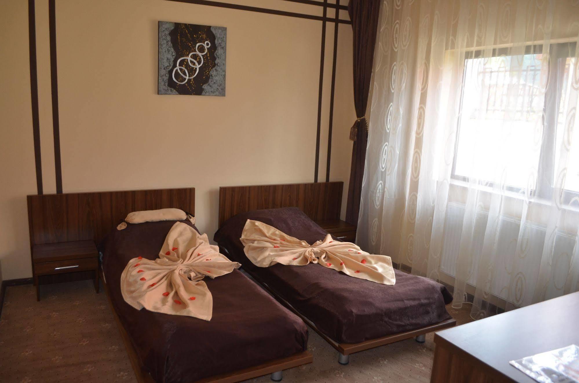 Hotel Magic Club Buşteni Zewnętrze zdjęcie