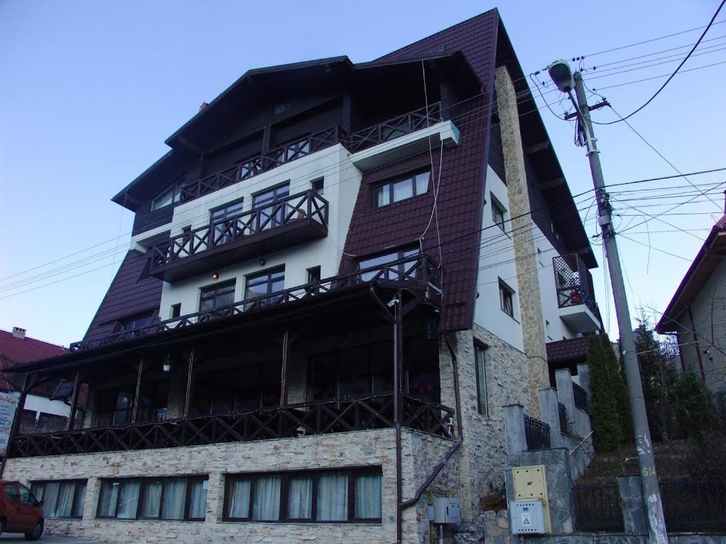 Hotel Magic Club Buşteni Zewnętrze zdjęcie